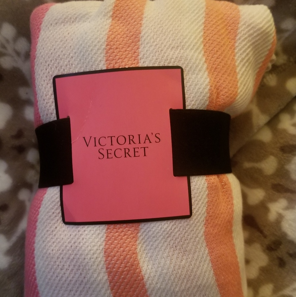 Victoria's Secret Throw NWT